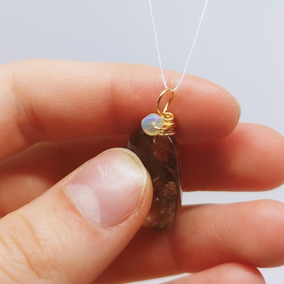 Opal phantom quartz pendant - Picture 5 of 5